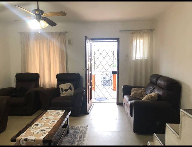 3 BEDROOM FREEHOLD RENTED IN NEWLANDS EAST